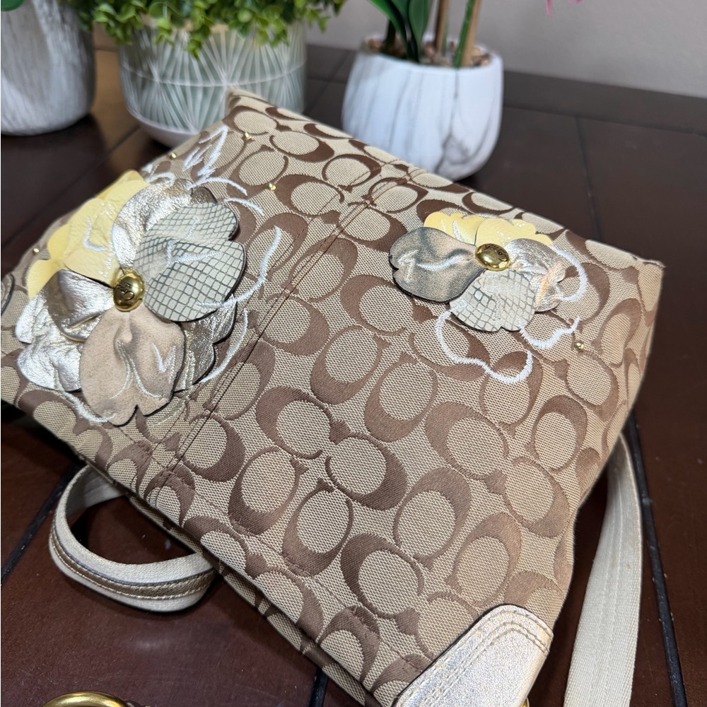 Coach Bleeker Floral Shoulder or crossbody - Picture 4 of 17